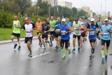 39. PZU Maraton Warszawski. Tysiące biegaczy na ulicach Warszawy! [ZDJĘCIA, GALERIA 1] 
