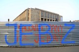 "J...ć Żydów" - obraźliwe graffiti pod Muzeum Narodowym to pozostałości po derbach [ZDJĘCIA]