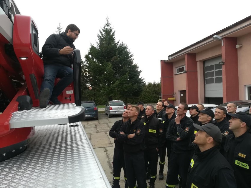 Strażacy z Komendy Powiatowej Państwowej Straży Pożarnej otrzymali nowy sprzęt! [ZDJĘCIA]