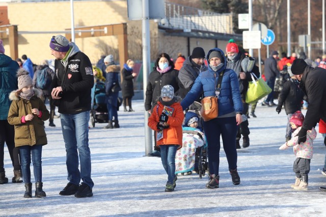 W niedzielę - 31 stycznia - na Pogorii III w Dąbrowie Górniczej nie brakowało spacerowiczów i... wolontariuszy Wielkiej Orkiestry Świątecznej Pomocy. Zobacz kolejne zdjęcia >>>