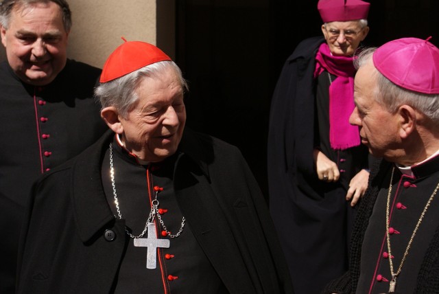 Jest doktorem honoris causa 10 wyższych uczelni w kraju i zagranicą, m.in. Katolickiego Uniwersytetu Lubelskiego, Uniwersytetu Kardynała Stefana Wyszyńskiego, Szkoły Głównej Gospodarstwa Wiejskiego w Warszawie, University of Santo Tomas w Manili, Universit&#224; degli Studi di Bari, Loyola University of Chicago, oraz honorowym obywatelem wielu miast. W 2000 r. otrzymał Pokojową Nagrodę im. Giorgia La Piry, w uznaniu dla postawy w czasie stanu wojennego w Polsce, a w 2003 r. Statuetkę "Złotego Hipolita" i Godność "Wybitnej Osobistości Pracy Organicznej", przyznane przez Towarzystwo im. Hipolita Cegielskiego.