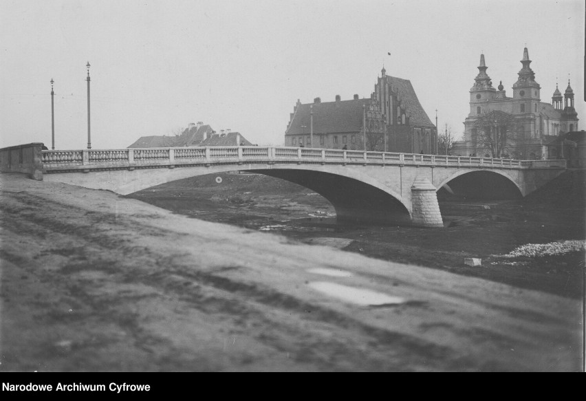 Most Chrobrego i widok na katedrę - 1926 rok....