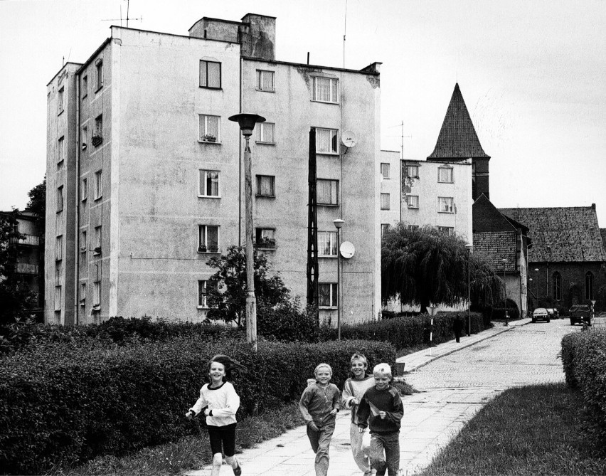 Tak wyglądał Pasłęk w latach 90. Unikatowe zdjęcia miasta i...