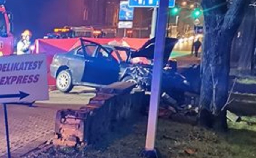 Chorzów. Zderzenie samochodów na Katowickiej, blisko McDonalda [ZDJĘCIA]. Kierowca był pijany!