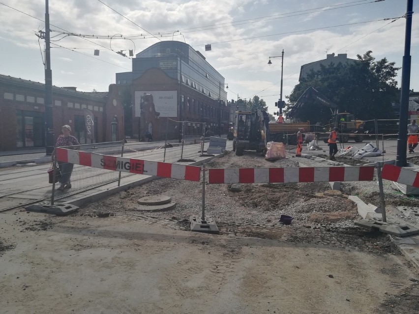 Tramwaje i samochody powrócą na skrzyżowanie ul. Rzgowskiej...