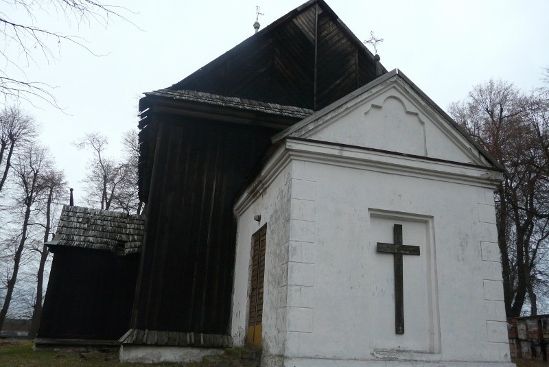 Drewniany kościółek w Białobrzegach to najstarszy zabytek w...