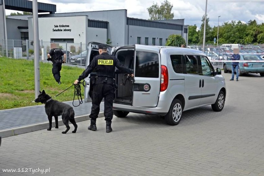 Pościg przez Katowice i Tychy za uciekającym kierowcą [ZDJĘCIA]. Policjantka zaczęła strzelać