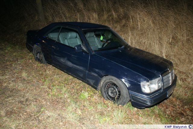 Podczas wypadku został potrącony 60-letni rowerzysta [zdjęcia]