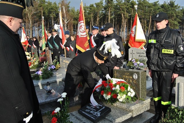 Górnicy złożyli kwiaty na grobie Zenona Zająca