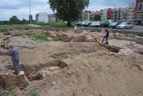 Wykopaliska na starówce. Archeolodzy odsłonili fundamenty kościoła z XIII wieku [FOTO]