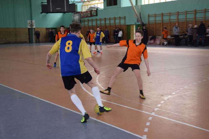 Turniej o Puchar Przewodniczącego Rady Miejskiej w futsalu [FOTO]