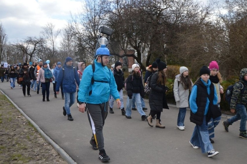 Błękitny Marsz już po raz XII przeszedł ulicami Skarżyska - Kamiennej. Zobacz zdjęcia
