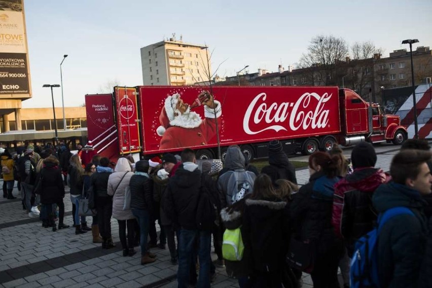 Świąteczna ciężarówka Coca-Coli zagościła w Krakowie [ZDJĘCIA, WIDEO]