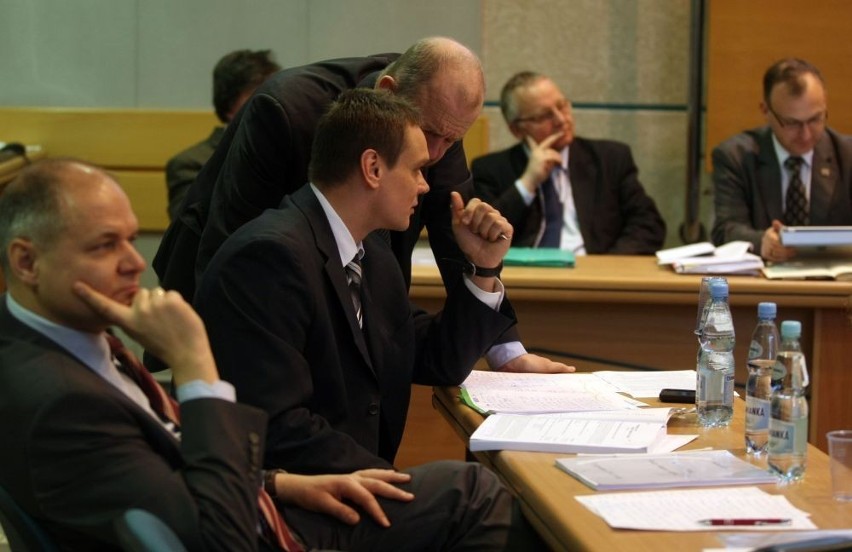 Gdynia: Budżet miasta na 2013 rok został przegłosowany. Co na to opozycyjni radni? Relacja z sesji