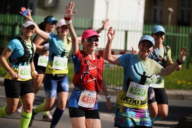 Co roku w Cracovia Maratonie bierze udział kilka tysięcy biegaczek i biegaczy