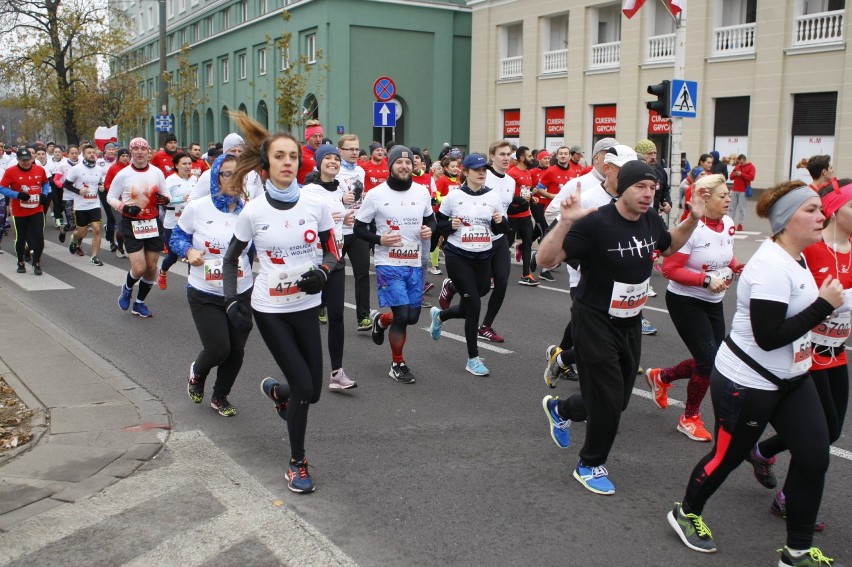 Bieg Niepodległości 2018 Warszawa. Zdjęcia z wydarzenia - część druga