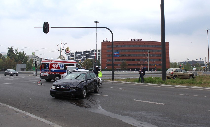 Zderzenie samochodów na ul. Żeromskiego przy Mickiewicza w...