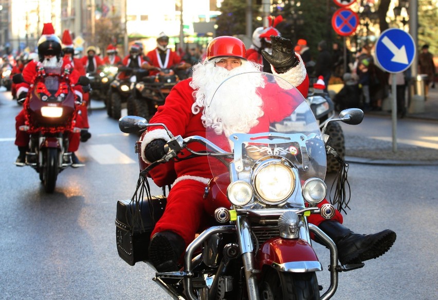 Wielka Parada Mikołajów. ZOBACZ zdjęcia z przejazdu Mikołajów ZDJĘCIA, WIDEO