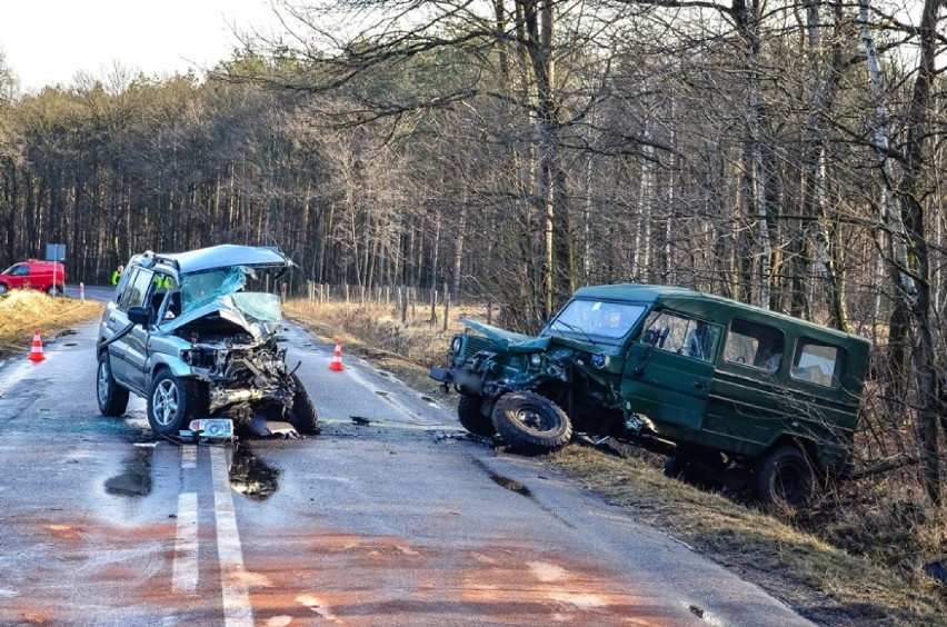 Jedna osoba nie żyje, a dwie przebywają w szpitalu