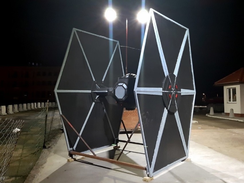 Dla fanów Star Wars. TIE fighter stanął w Przecławiu. Zobacz ZDJĘCIA