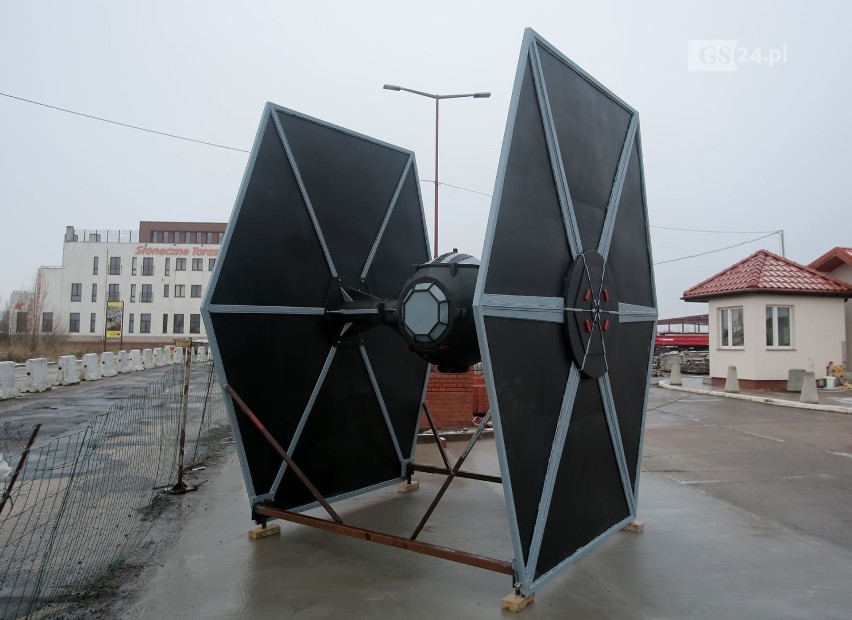 Dla fanów Star Wars. TIE fighter stanął w Przecławiu. Zobacz ZDJĘCIA