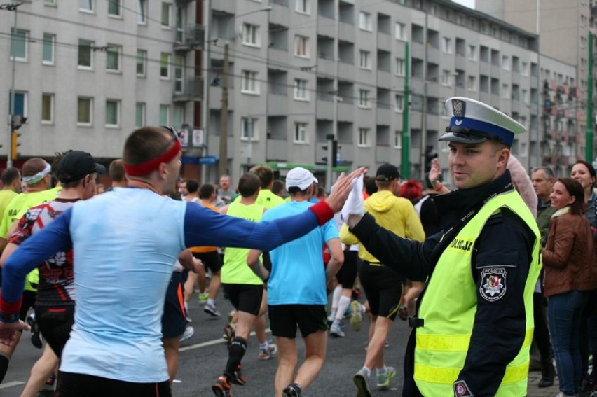 Policja Poznań: 15 Maraton okiem mundurowych