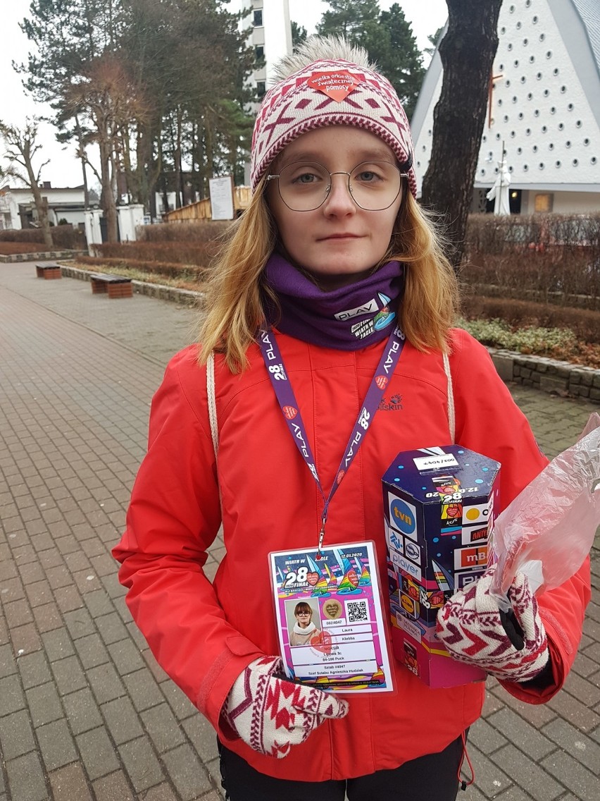 28. finał WOŚP 2020 we Władysławowie: Orkeisra to także młodzi ludzie, którzy kwestują. Wśród nich Laura Klebba, której pomogła WOŚP