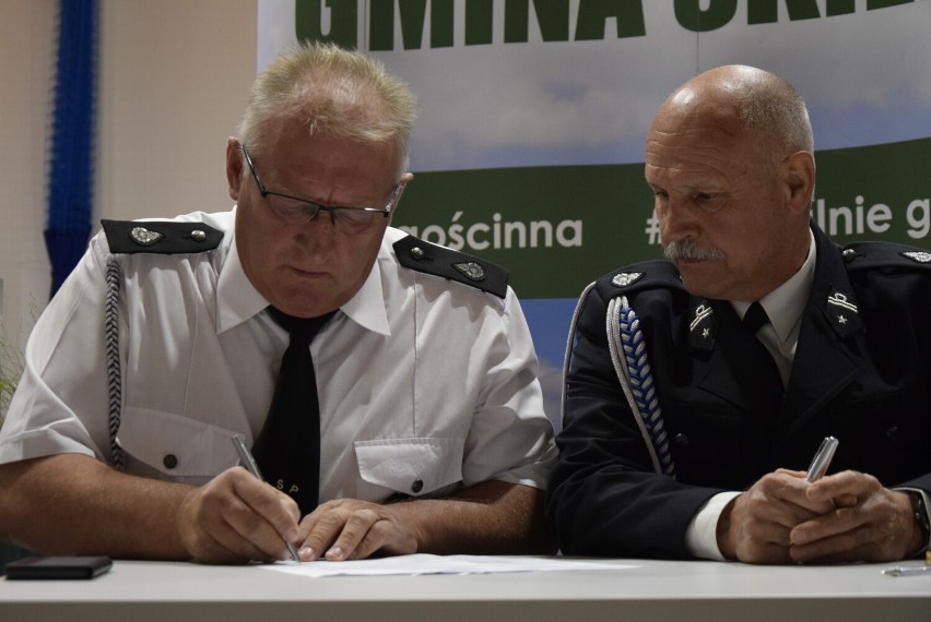 Nowe mundury dla Ochotniczych Straży Pożarnych  z gminy Skierniewice