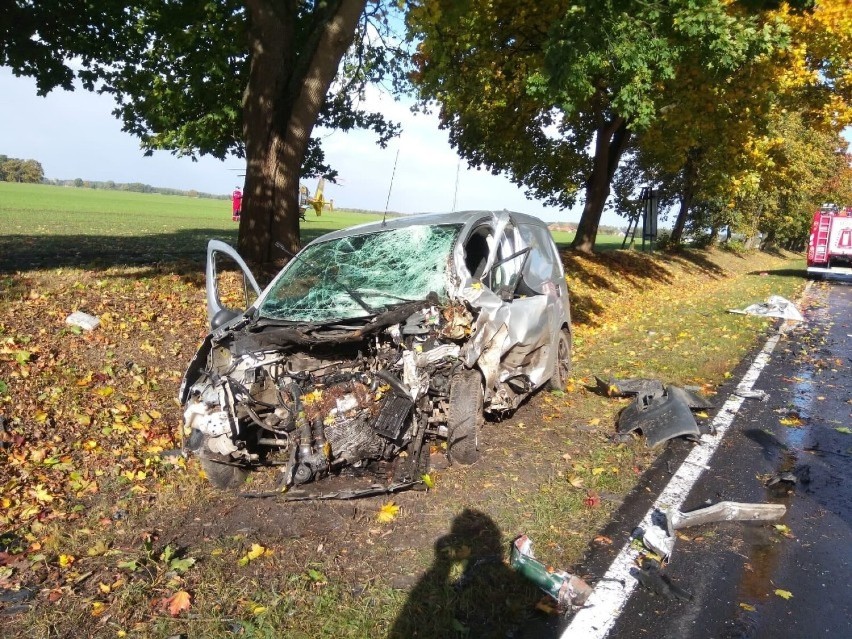 Wypadek na trasie Śrem-Czmoń. Nie żyją cztery osoby....