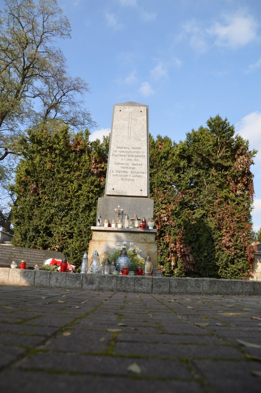 Cmentarze w Rawiczu. Na ziemi rawickiej spoczywają Polacy, Niemcy oraz Rosjanie. Oto miejsca pamięci w naszym mieście [ZDJĘCIA]