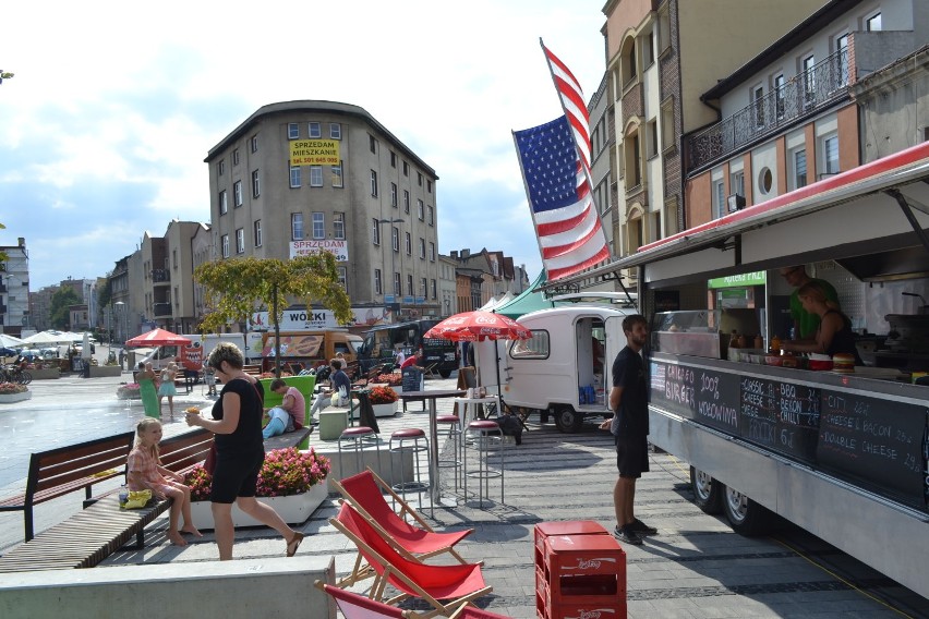 Food Trucki w Rybniku przed Bazyliką