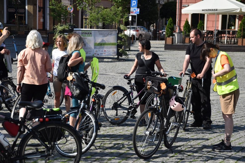 Gniezno: Bibliotekarze z Gniezna wyruszyli na rajd do Łubowa [11.06.2022]