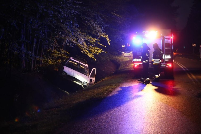 Wypadek w Ogrodzieńcu. Kobieta w ciąży w szpitalu.