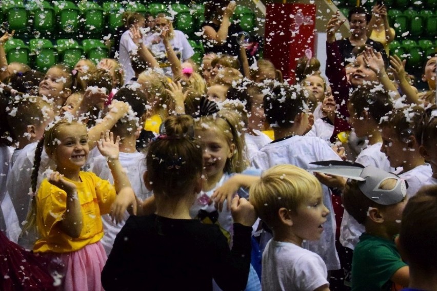 W hali widowiskowo-sportowej w Inowrocławiu zorganizowano...