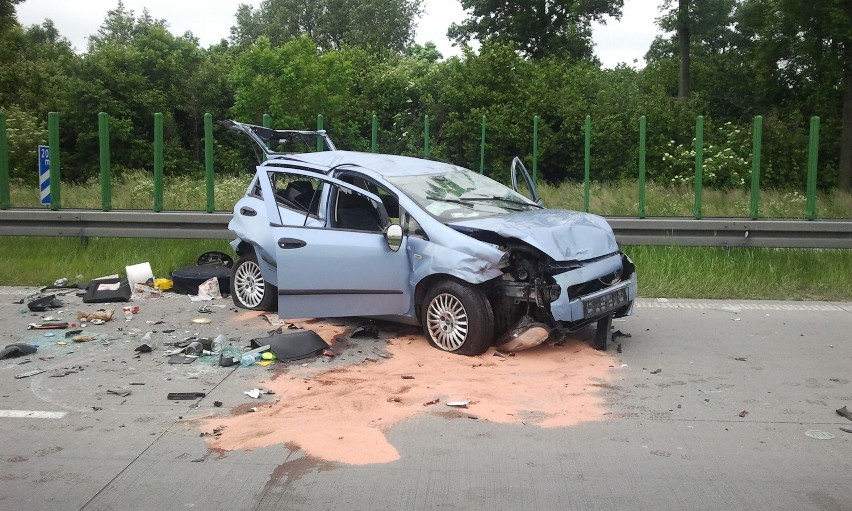 Karambol na A4. Zderzyło się 5 aut - tworzy się ogromny korek! (ZDJĘCIA)