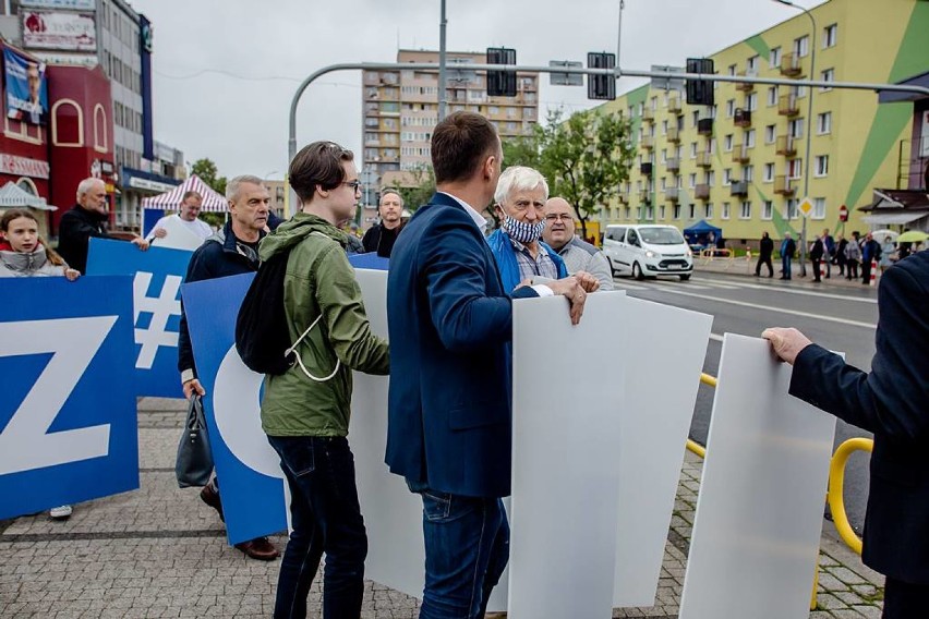 Wałbrzych: Działacze Platformy Obywatelskiej manifestowali poparcie dla Trzaskowskiego (ZDJĘCIA)