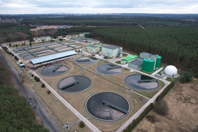 W Zielonej Górze Łężycy została rozbudowana oczyszczalnia ścieków o instalację fermentacji beztlenowej osadów i biogaz wykorzystywany do dalszej produkcji energii przewidzianej na potrzeby oczyszczalni