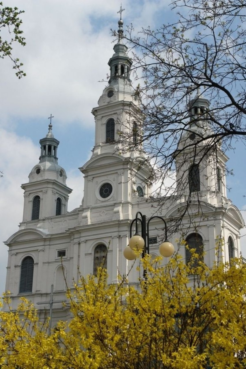 Parafia św. Lamberta w Radomsku prowadzi transmisje nabożeństw online. Dziś Droga Krzyżowa