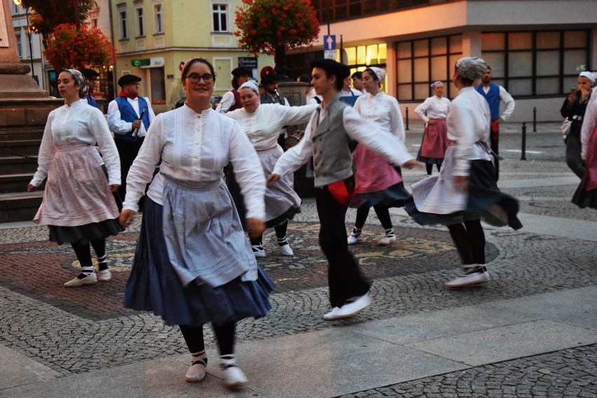 Artyści z Kraju Basków na oleśnickiej starówce (ZDJĘCIA, WIDEO) 