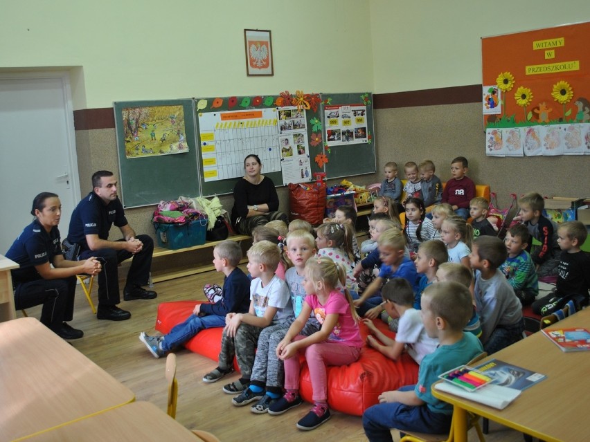 Policjanci z Radziejowa odwiedzili przedszkolaków w Morzycach, Kościelnej Wsi i Dobrem [zdjęcia]