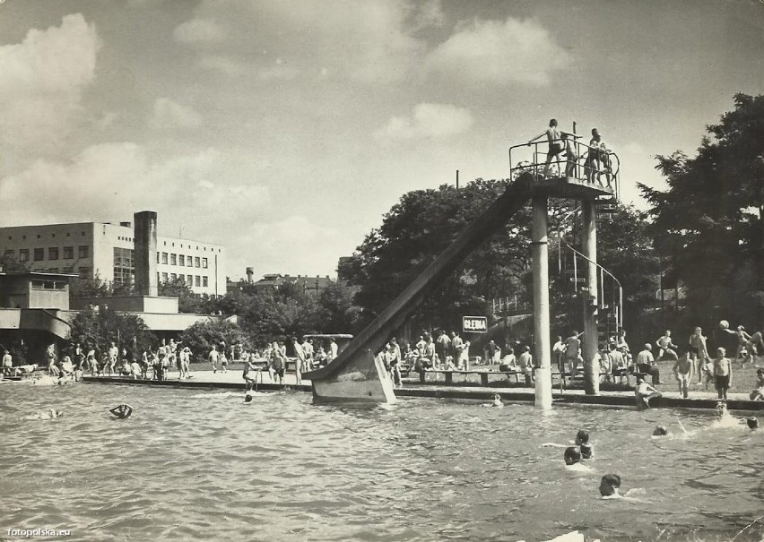 1962 , Nieistniejący już basen RKS "Broń" w...