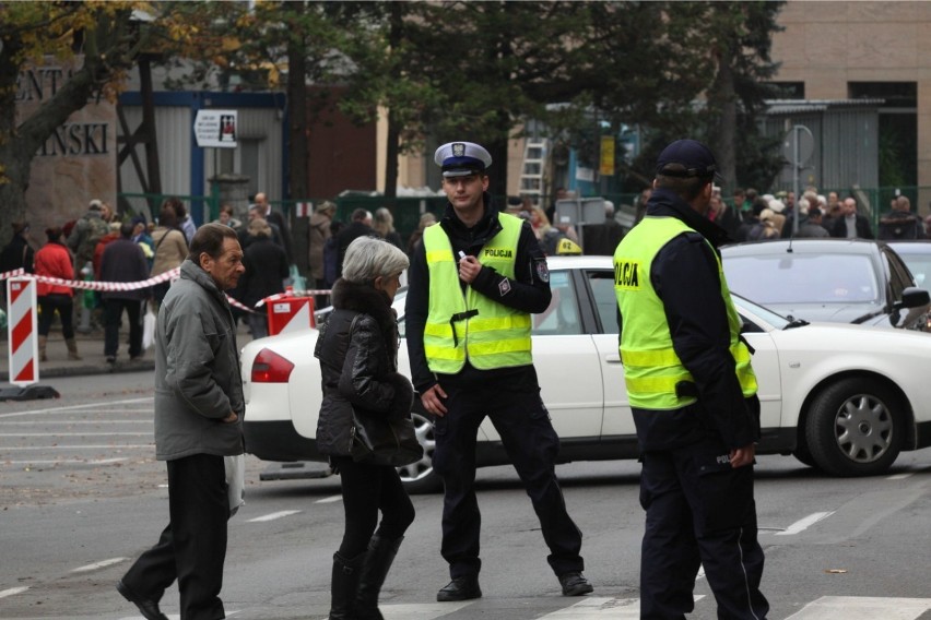 Katowice

W Katowicach dojazd do cmentarza przy ul....