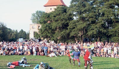 Turyści odwiedzający Chudów skorzystają też i ze zdobyczy techniki