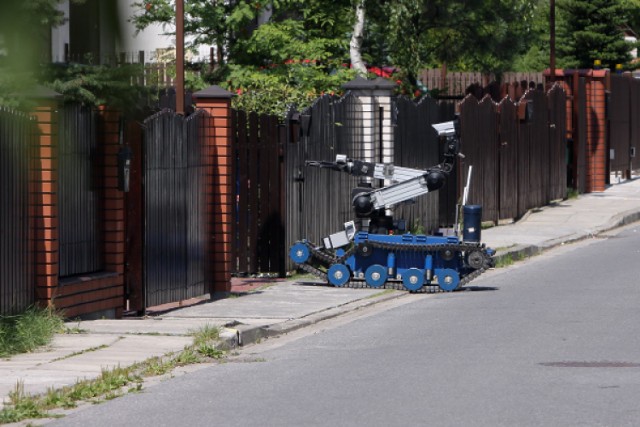 Dziś rano na ul. Krymskiej (os.Kliny) doszło do wybuchu. Jeden ...