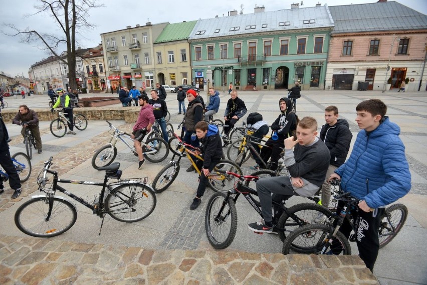 Masa krytyczna w Kielcach w obronie zieleni