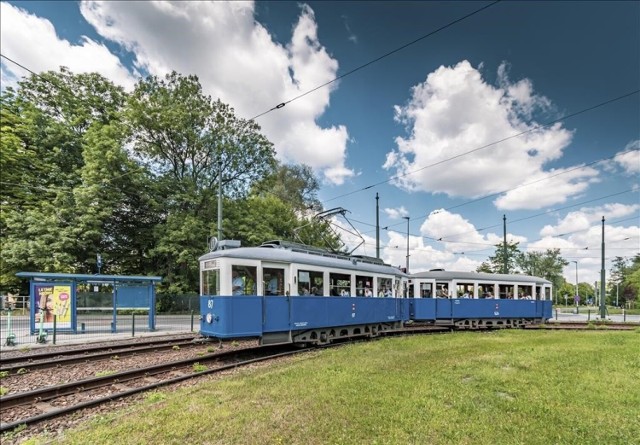 Już w niedzielę 30 lipca do obsługi linii nr 0 (Cichy Kącik - Dajwór) został wyznaczony skład historyczny wagonów SN2 i PN2.