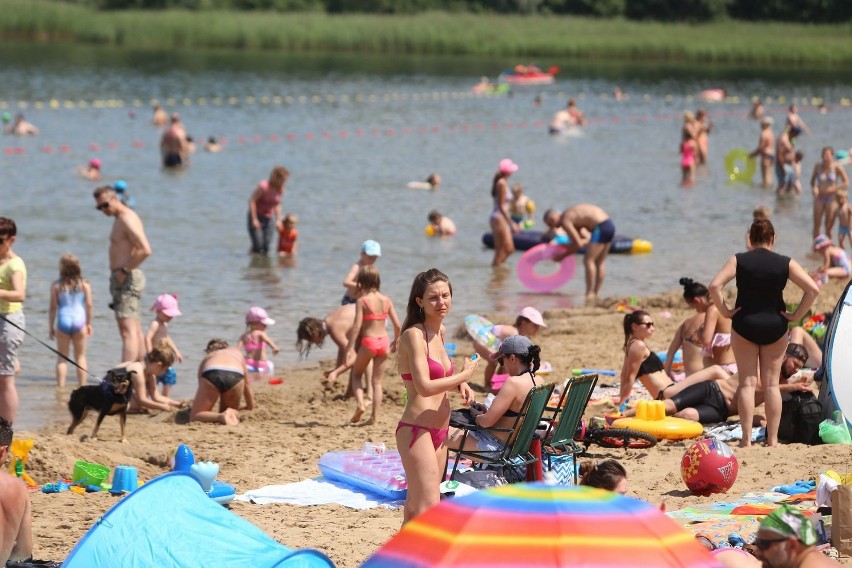 W weekend na plaży nad Pogorią III prawdziwe tłumy. Lato w pełni! [ZDJĘCIA]