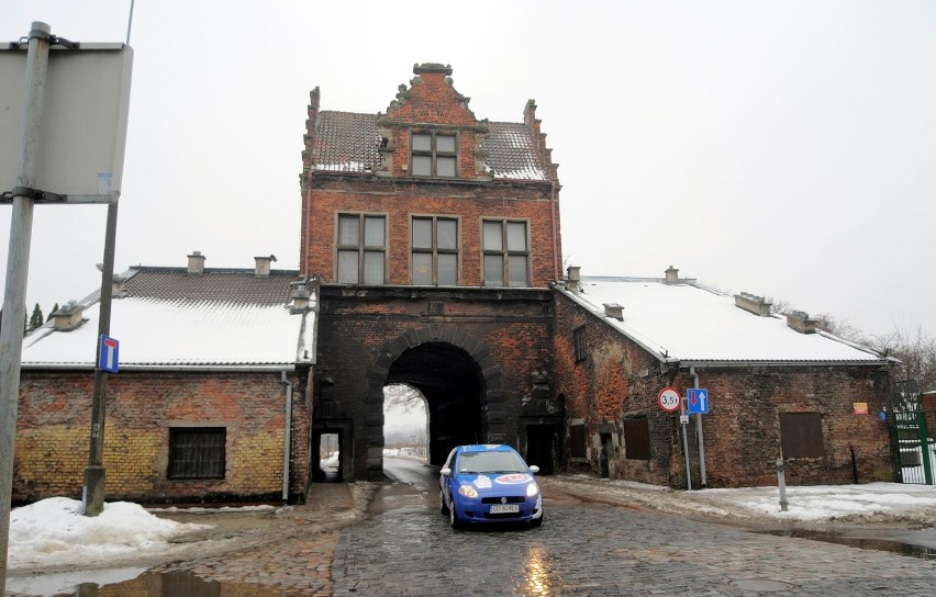 Gdańsk: Zły stan Bramy Nizinnej. Czy miasto zdoła uratować zabytek przed całkowitym zniszczeniem?