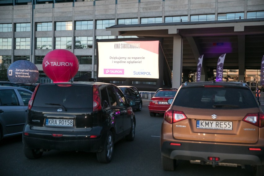 Kraków. Do Krakowa mimo trwającej epidemii koronawirusa powróciło kino. Pierwszy seans za nami [ZDJĘCIA]