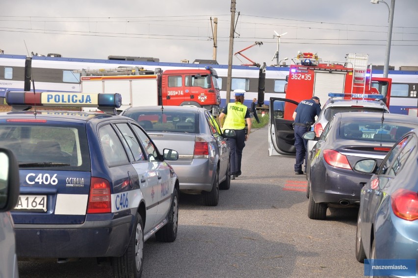 Tragedia w powiecie włocławskim. Nie żyje kobieta i dwoje dzieci potrąconych przez pociąg [zdjęcia]